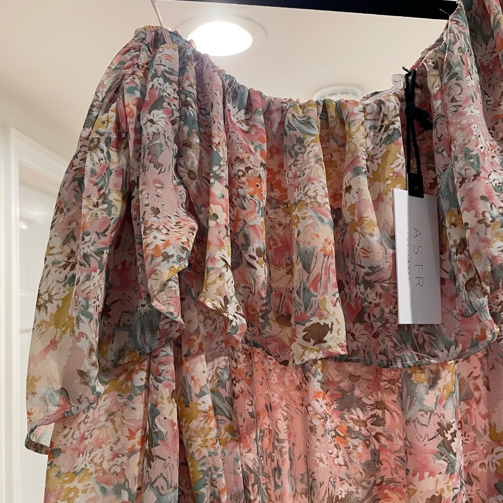 Astr the Label Kaylani Dress - NWOT - Picture 4 of 8